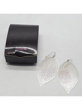 Mark By Avon Lacy Leaf Silvertone Dangle Earrings With Box 2010